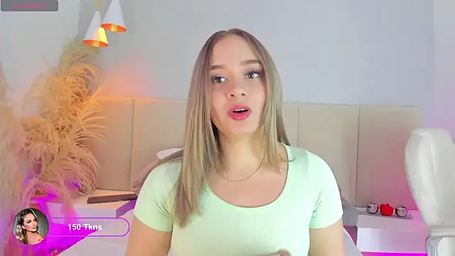 sofia pamela online show from December 15, 2025, 7:20 pm