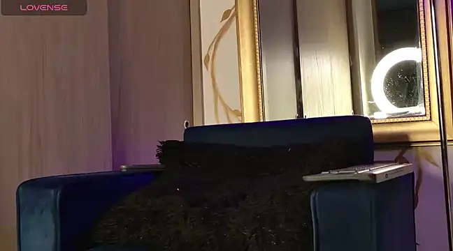 enzo herrera01 online show from February 13, 2025, 8:48 am