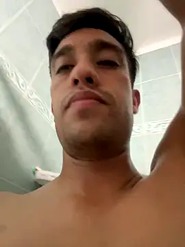 Snapshot of Magicerosxx69 chatting on September 9, 2025, 4:44 am Magicerosxx69 online show from September 9, 2025, 4:44 am