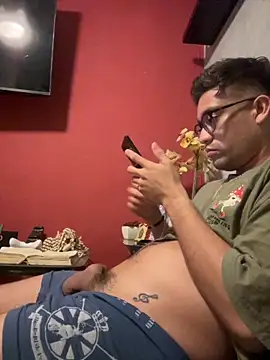 Snapshot of Magicerosxx69 chatting on November 16, 2025, 8:19 am Magicerosxx69 online show from November 16, 2025, 8:19 am