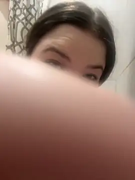 RosieMoons online show from October 9, 2025, 6:25 am