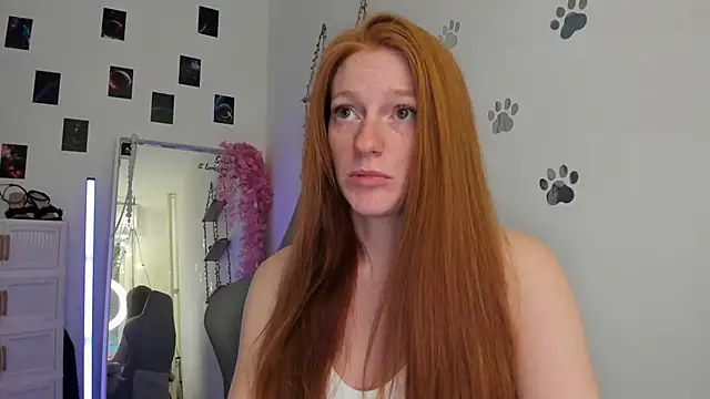 Snapshot of Aliceginger99 chatting on April 30, 2026, 1:18 pm Aliceginger99 online show from April 30, 2026, 1:18 pm