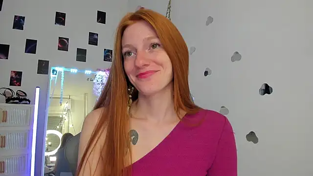 Snapshot of Aliceginger99 chatting on May 16, 2026, 2:05 pm Aliceginger99 online show from May 16, 2026, 2:05 pm