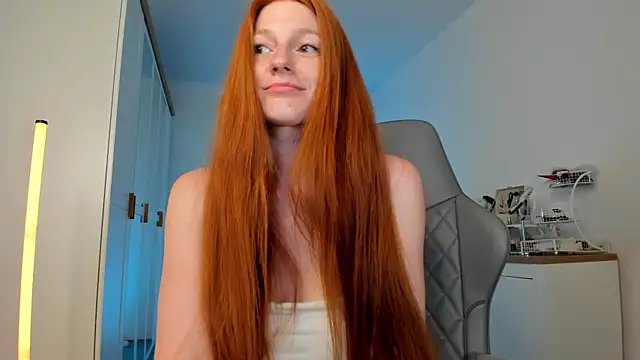Snapshot of Aliceginger99 chatting on June 26, 2026, 1:39 pm Aliceginger99 online show from June 26, 2026, 1:39 pm