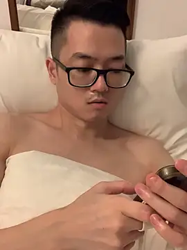 wangjian2324 online show from November 23, 2025, 12:26 pm