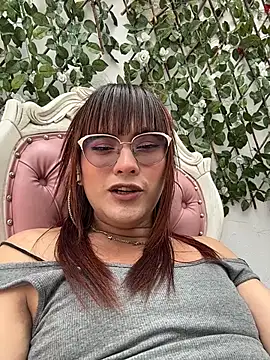 miss gisselle online show from November 22, 2025, 3:22 pm