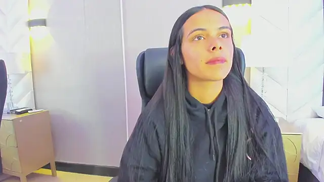 ChloeHarper  online show from January 13, 2026, 11:25 am