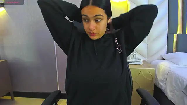 ChloeHarper  online show from January 14, 2026, 11:47 am