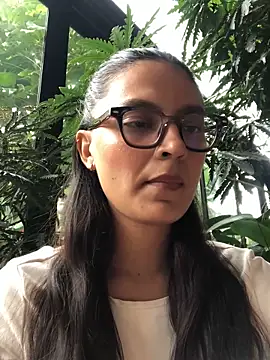 Gia Mazzon online show from April 6, 2026, 4:52 pm