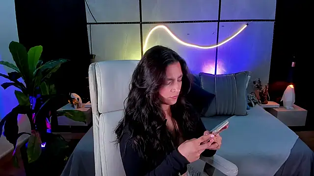 Gia Mazzon online show from October 14, 2025, 4:29 pm