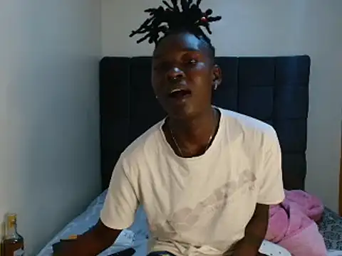 Snapshot of Kimberllie_s chatting on December 22, 2024, 12:27 pm Kimberllie s online show from December 22, 2024, 12:27 pm