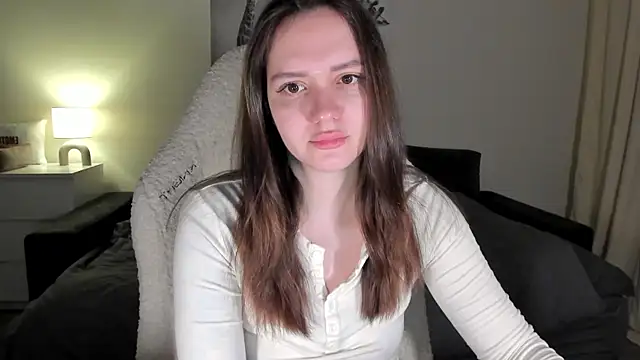 Sonia moon  online show from March 23, 2025, 2:04 am