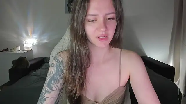 Sonia moon  online show from September 18, 2025, 2:25 am
