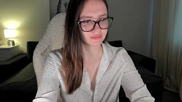 Sonia moon  online show from March 3, 2025, 5:16 am