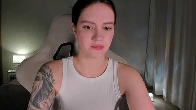 Sonia moon  online show from January 24, 2025, 2:07 am