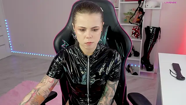 Latex Kitty online show from March 25, 2026, 2:27 pm