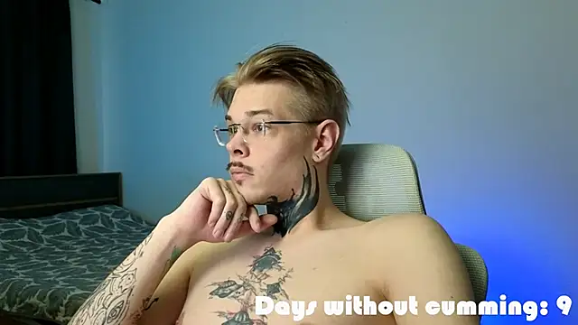 Snapshot of DENIS_HERE chatting on April 28, 2026, 2:21 pm DENIS HERE online show from April 28, 2026, 2:21 pm