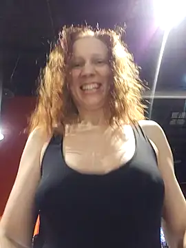 Exhibitionsplit online show from February 8, 2026, 9:45 pm