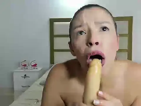 HeraRuiz online show from July 12, 2026, 4:30 pm