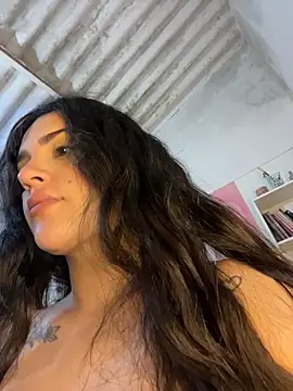 violet-333 online show from June 6, 2026, 5:56 am