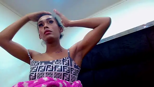 Snapshot of CoralineSweett chatting on September 13, 2025, 7:03 pm CoralineSweett online show from September 13, 2025, 7:03 pm