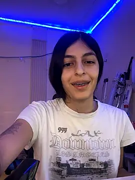 Snapshot of cristel_17 chatting on September 23, 2025, 3:46 am cristel 17 online show from September 23, 2025, 3:46 am
