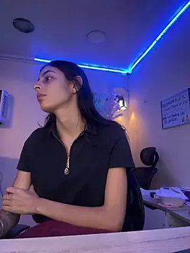 Snapshot of cristel_17 chatting on December 29, 2024, 1:34 am cristel 17 online show from December 29, 2024, 1:34 am