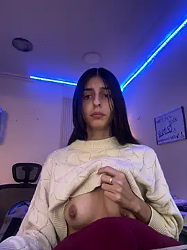 Snapshot of cristel_17 chatting on January 6, 2025, 7:09 am cristel 17 online show from January 6, 2025, 7:09 am