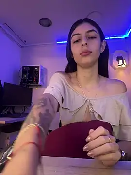 Snapshot of cristel_17 chatting on December 8, 2024, 12:08 pm cristel 17 online show from December 8, 2024, 12:08 pm