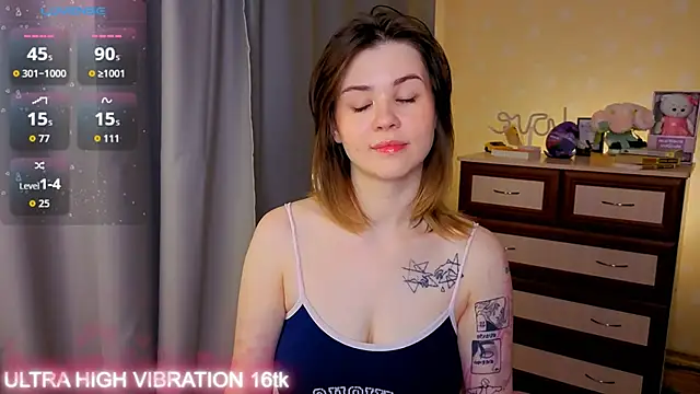 Snapshot of cutie_mili chatting on October 30, 2025, 7:28 am cutie mili online show from October 30, 2025, 7:28 am