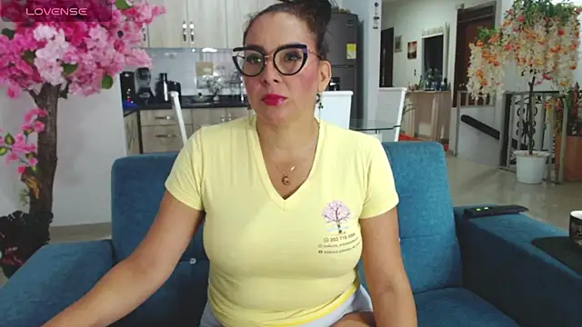 dakota johnson10 online show from October 26, 2025, 11:32 am