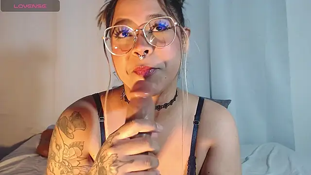 Ninatejeiros online show from July 19, 2026, 10:56 am