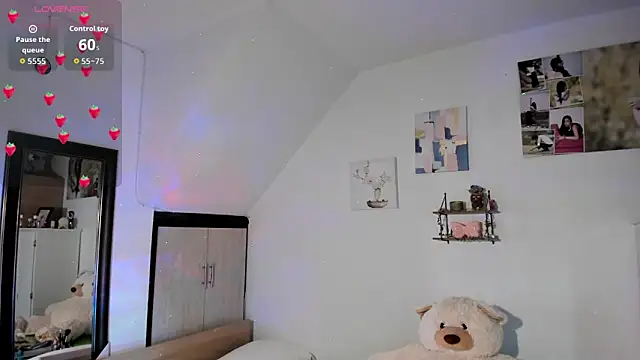 VeronikaOlsen online show from October 6, 2025, 11:44 am