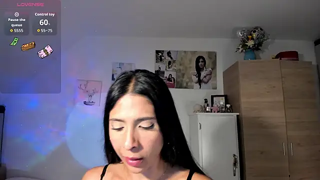 VeronikaOlsen online show from November 8, 2025, 2:37 am