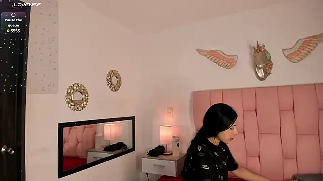 VeronikaOlsen online show from February 14, 2025, 2:39 am