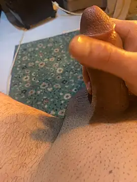 Snapshot of azginnn35 chatting on February 22, 2026, 11:28 pm azginnn35 online show from February 22, 2026, 11:28 pm