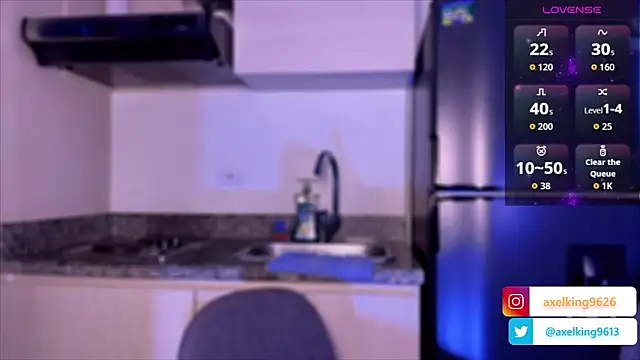 AxelKing1326 online show from April 5, 2026, 7:53 pm