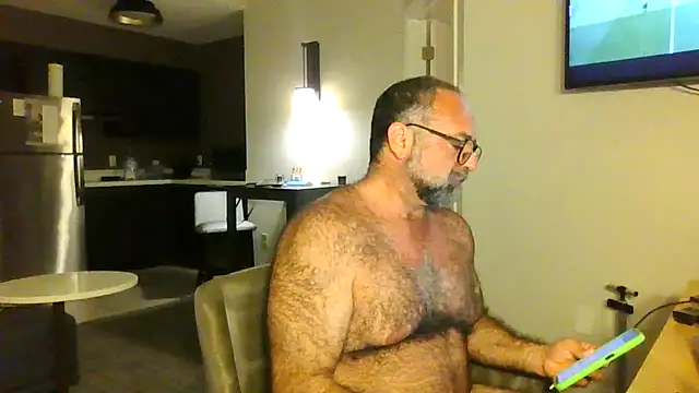 Snapshot of chainjulious chatting on June 26, 2026, 7:31 pm chainjulious online show from June 26, 2026, 7:31 pm