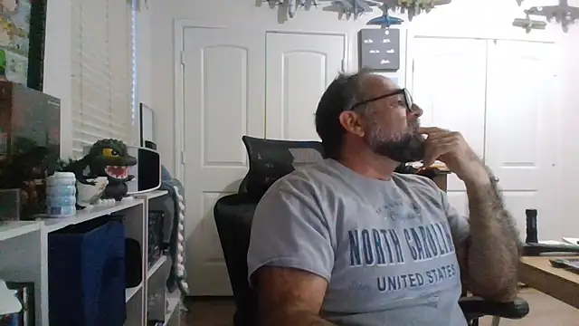 chainjulious online show from November 11, 2025, 1:28 pm