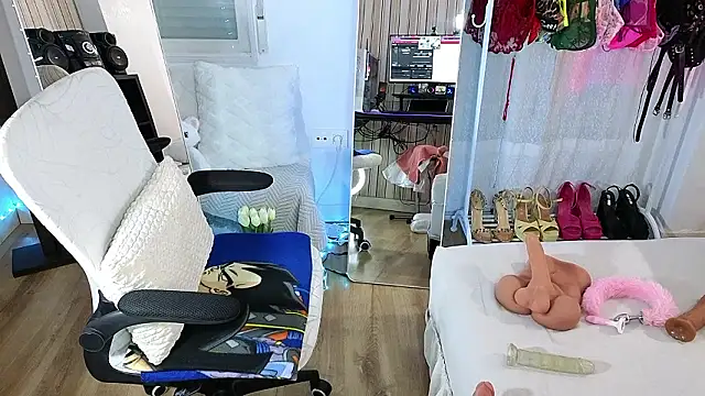 Snapshot of Tawny_cox chatting on February 1, 2026, 11:19 am Tawny cox online show from February 1, 2026, 11:19 am