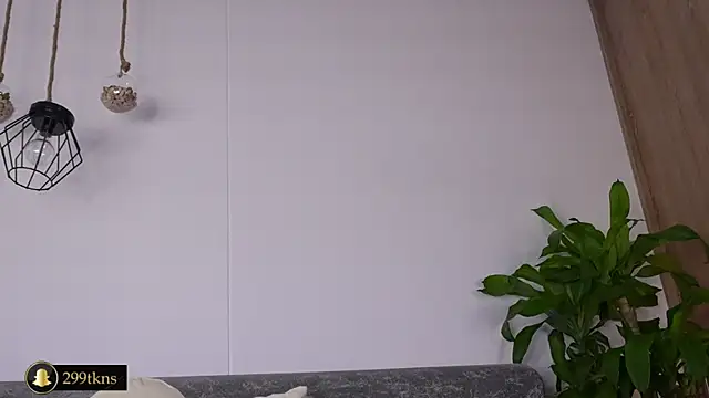 katie cruz online show from November 21, 2025, 10:25 am