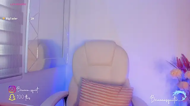 Snapshot of missbrianna chatting on December 14, 2025, 7:52 pm missbrianna online show from December 14, 2025, 7:52 pm