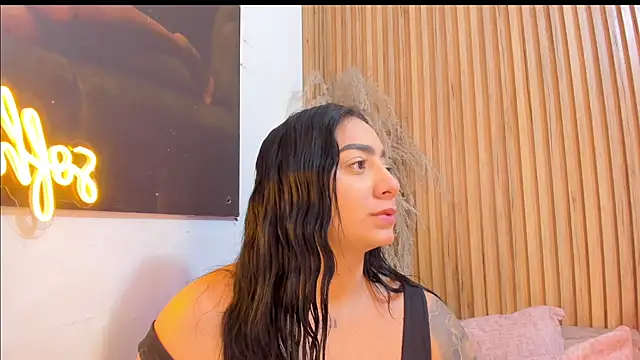 sofhiaa adaams online show from June 4, 2026, 11:20 pm