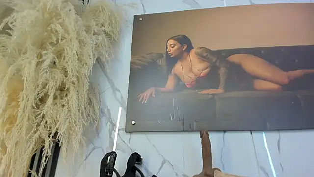 sofhiaa adaams online show from December 3, 2025, 9:14 pm