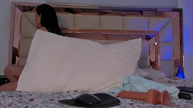 violetta-brown1 online show from January 30, 2025, 4:16 am