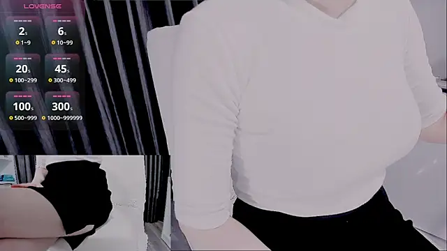 Snapshot of ella_zz chatting on January 23, 2025, 12:09 pm ella zz online show from January 23, 2025, 12:09 pm