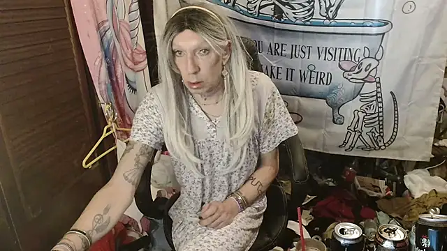 Ombeline1 online show from February 6, 2026, 9:16 am