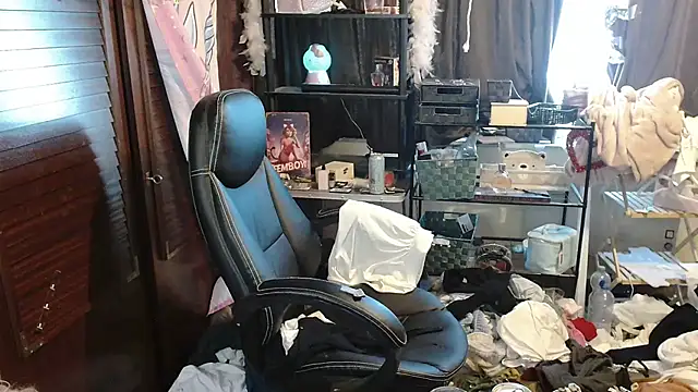 Ombeline1 online show from October 30, 2025, 7:17 am