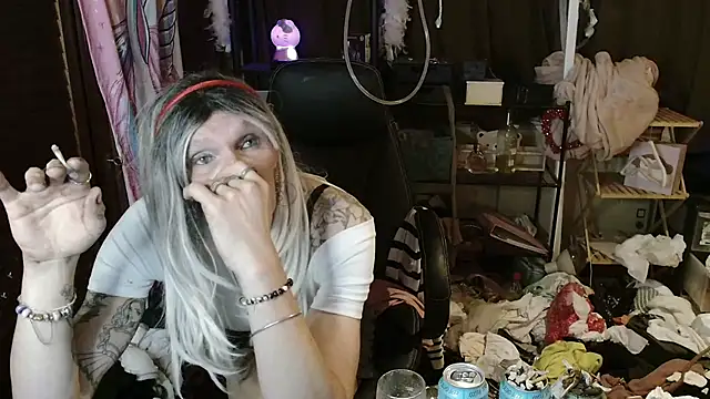 Ombeline1 online show from October 13, 2025, 5:36 pm