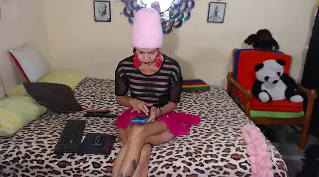 latinaa hot online show from January 29, 2025, 12:56 pm